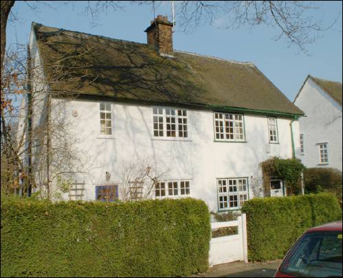 045 Oakwood Road